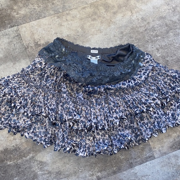 Rachel &Cloe Ruffle Skirt - Picture 5 of 5